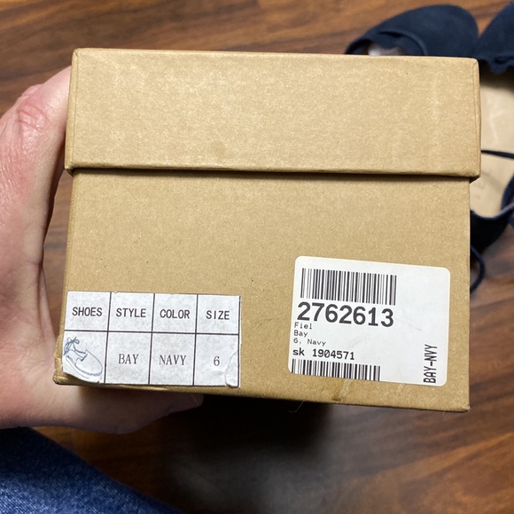 Fiel Flats navy blue suede size 6 new in box - Picture 4 of 7